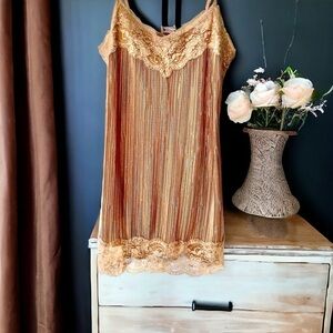 Newport chemise, size L, polyester, vintage, stretchy, side slits, gold color